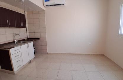 Apartment - Studio - 1 for rent in Fire Station Road - Muwaileh - Sharjah