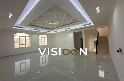 Villa - 5 Bedrooms - 7 Bathrooms for rent in Al Aweer 1 - Al Aweer - Dubai