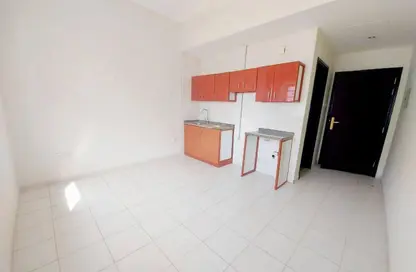 Apartment - Studio - 4 Bathrooms for rent in Fire Station Road - Muwaileh - Sharjah