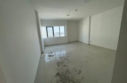 شقة - 3 غرف نوم - 4 حمامات للايجار في المجاز 2 - المجاز - الشارقة