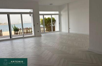 Villa - 5 Bedrooms - 7 Bathrooms for rent in Palma Residences - Palm Jumeirah - Dubai