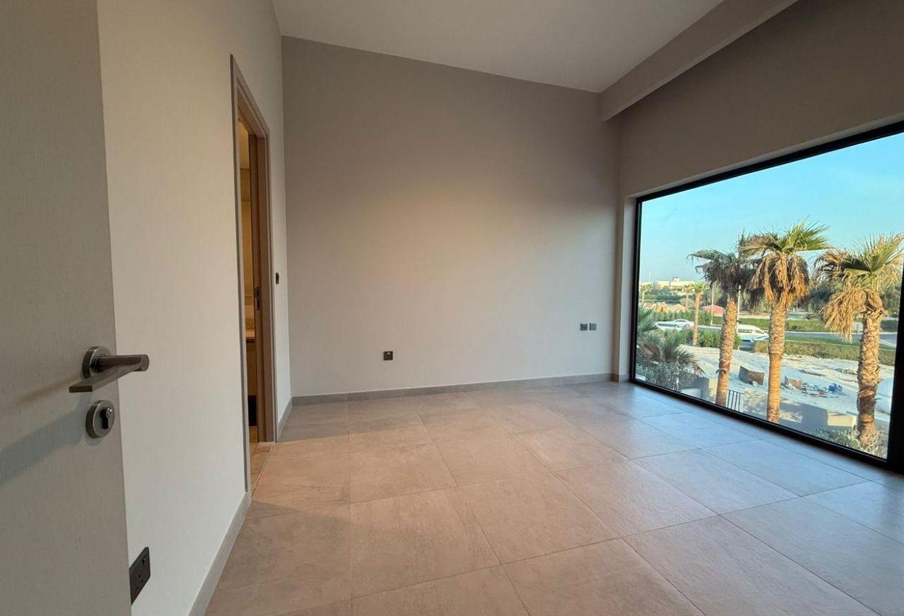 Corner | Spacious Layout | Ready to move photo 6