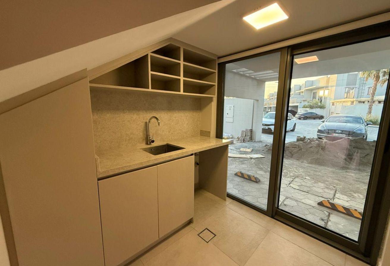 Corner | Spacious Layout | Ready to move photo 15