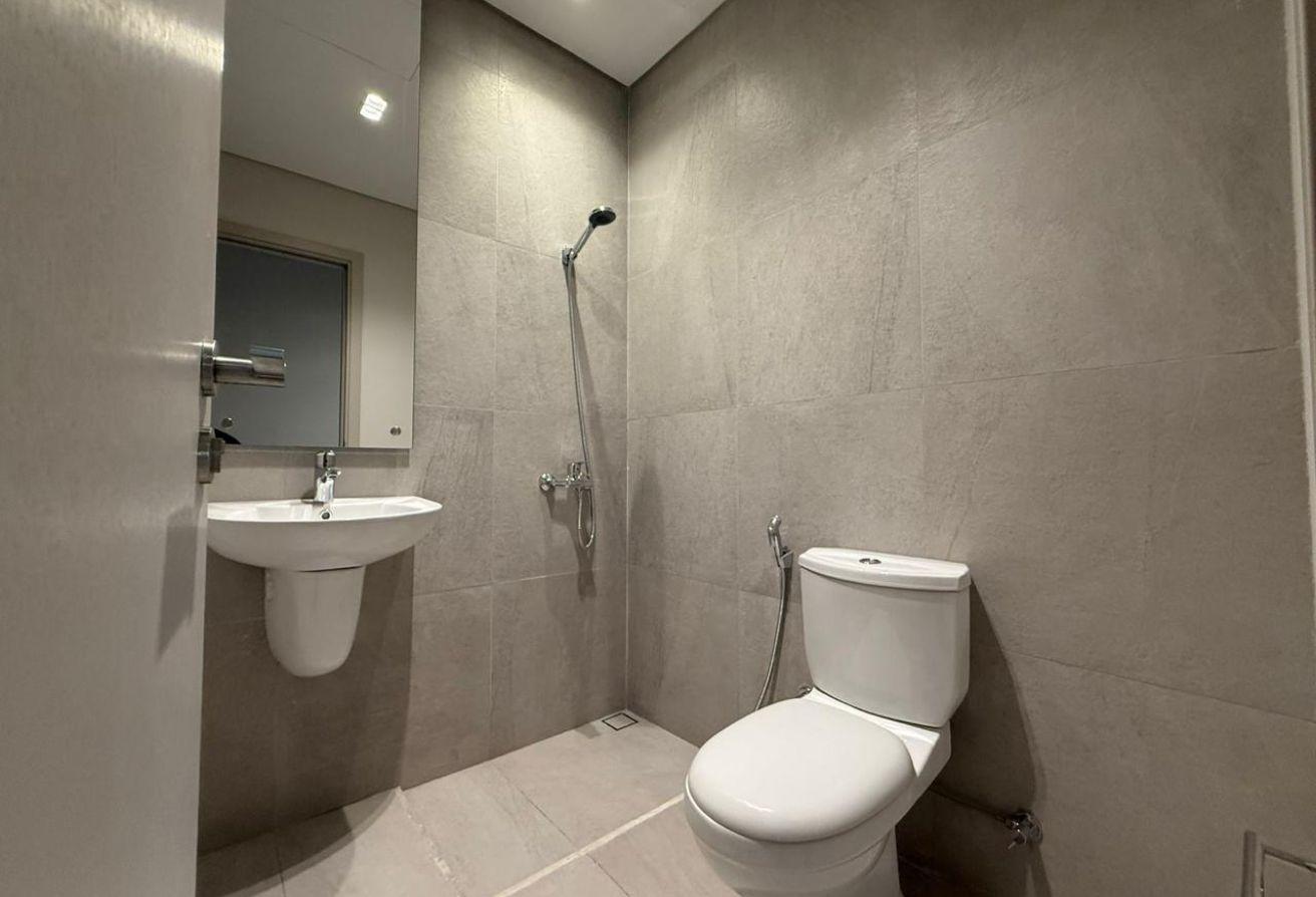 Corner | Spacious Layout | Ready to move photo 11