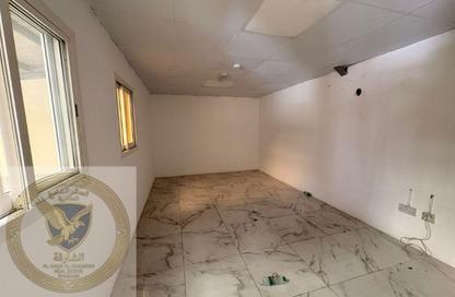 Warehouse - Studio - 1 Bathroom for rent in Industrial Building 13 - Industrial Area 13 - Sharjah Industrial Area - Sharjah Warehouse - Studio - 1 Bathroom for rent in Industrial Building 13 - Industrial Area 13 - Sharjah Industrial Area - Sharjah