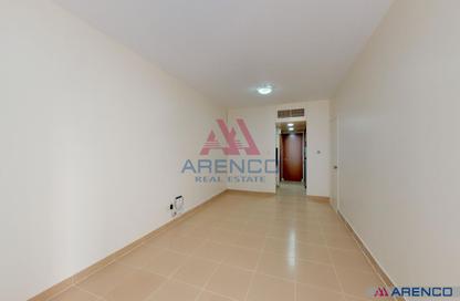 Apartment - Studio - 1 Bathroom for rent in Golden Sands 6 - Al Mankhool - Bur Dubai - Dubai