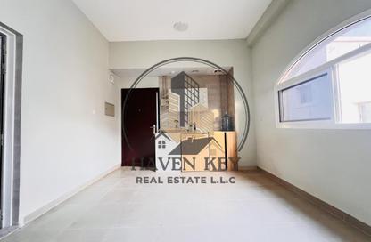 Apartment - Studio - 1 for rent in Fire Station Road - Muwaileh - Sharjah Apartment - Studio - 1 for rent in Fire Station Road - Muwaileh - Sharjah