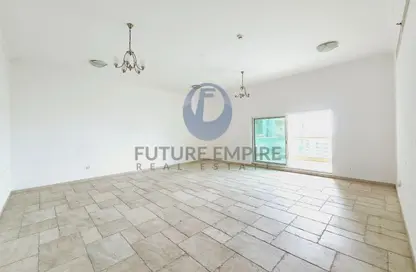 Apartment - 3 Bedrooms - 5 Bathrooms for rent in Gulf Residence - Oud Metha - Bur Dubai - Dubai