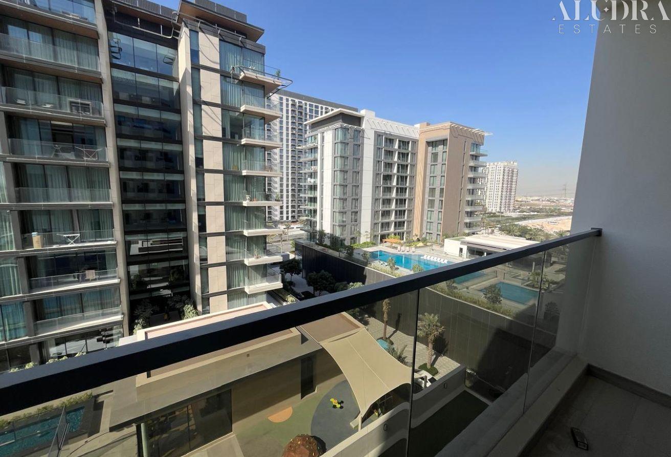 Prime Location | Pool View | Cozy photo 9