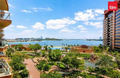 Apartment - 1 Bedroom - 2 Bathrooms for rent in Emerald - Tiara Residences - Palm Jumeirah - Dubai