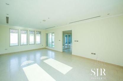 Villa - 3 Bedrooms - 4 Bathrooms for rent in District 5 - Jumeirah Park - Dubai