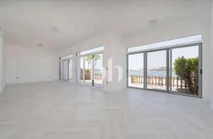 Villa - 5 Bedrooms - 6 Bathrooms for rent in Palma Residences - Palm Jumeirah - Dubai