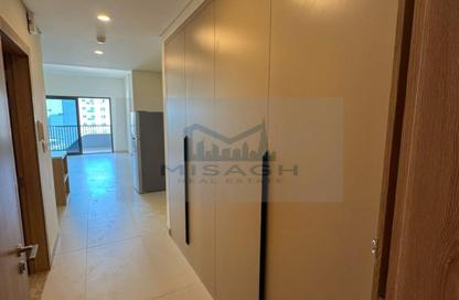 Apartment - Studio - 1 Bathroom for sale in Weybridge Gardens 1 - Weybridge Gardens - Dubai Land Residence Complex - Dubai Apartment - Studio - 1 Bathroom for sale in Weybridge Gardens 1 - Weybridge Gardens - Dubai Land Residence Complex - Dubai