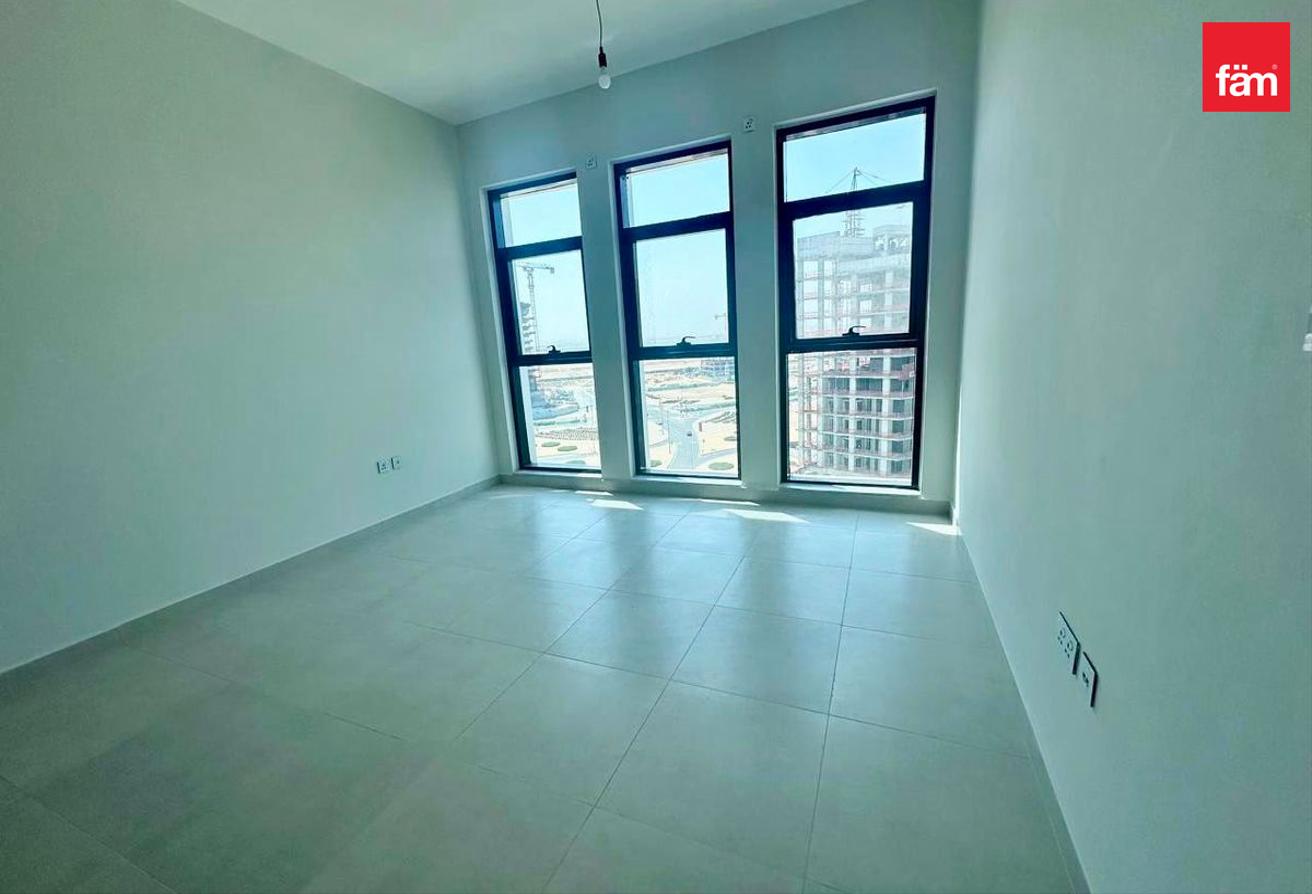 Brand New Prime Location Pool View photo 5