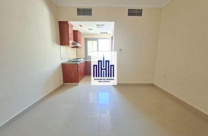 Apartment - Studio - 1 Bathroom for rent in Muwailih Building - Muwaileh - Sharjah