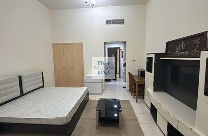 Apartment - Studio - 1 Bathroom for sale in Building IC1-EMR-09 - Emirates Cluster - International City - Dubai