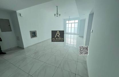Apartment - 3 Bedrooms - 3 Bathrooms for rent in Corniche Tower - Ajman Corniche Road - Ajman
