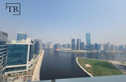 Apartment - 2 - 3 for rent in Bay's Edge - Business Bay - Dubai