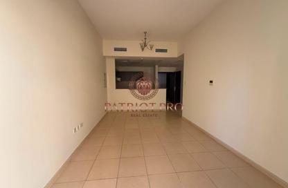 Apartment - 1 Bedroom - 1 Bathroom for rent in Tala 2 - Queue Point - Liwan - Dubai