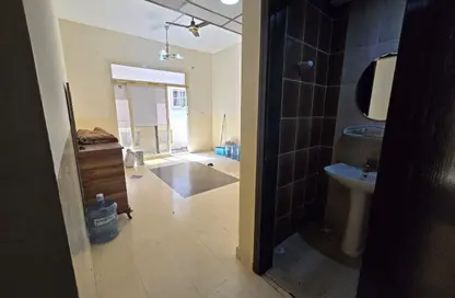 شقة - غرفة نوم - 2 حمامات للايجار في الجرف 2 - الجرف - عجمان وسط المدينة - عجمان