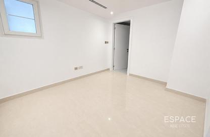 فيلا - 3 - 3 للإيجار في الينابيع 8 - الينابيع - دبي فيلا - 3 - 3 للإيجار في الينابيع 8 - الينابيع - دبي
