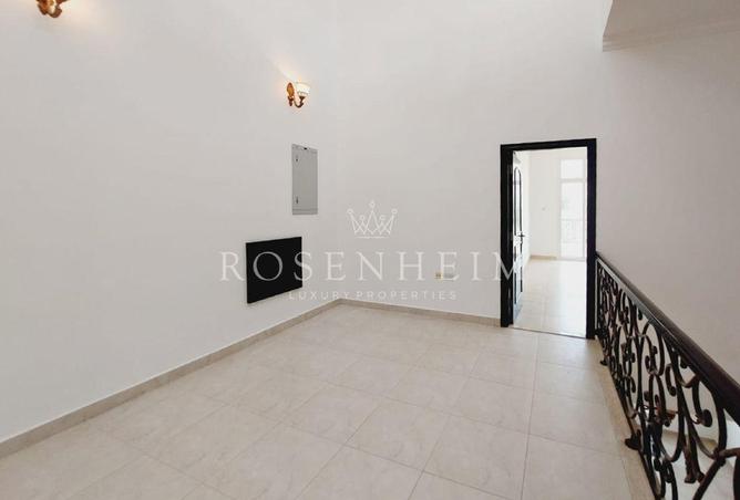 74234083 - Property Image 2