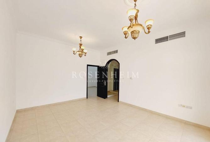 74234083 - Property Image 3