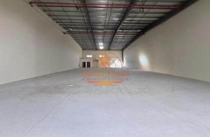 Warehouse - Studio - 2 Bathrooms for rent in Al Jlail - Al Sajaa - Sharjah