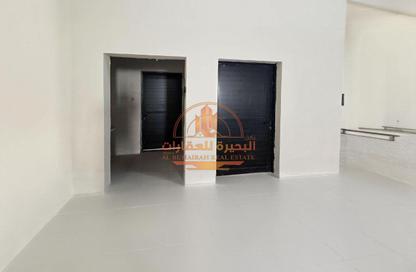 Warehouse - Studio - 2 Bathrooms for rent in Al Jlail - Al Sajaa - Sharjah