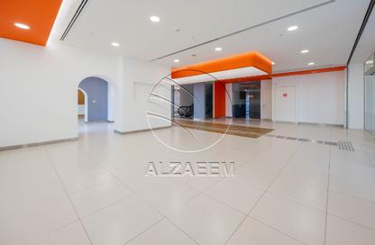 Show Room - Studio - 1 for rent in Baniyas Tower - Al Danah - Abu Dhabi