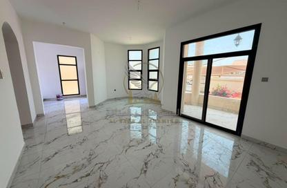 Villa - 4 Bedrooms - 5 Bathrooms for rent in Al Falaj - Al Riqqa - Sharjah