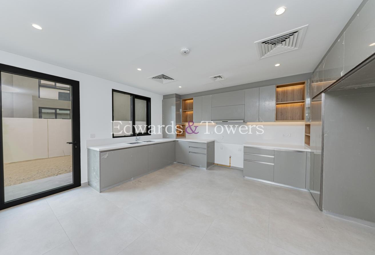 Luxury 5 Bd+M | Type C1 | Premium Upgraded Villa photo 4