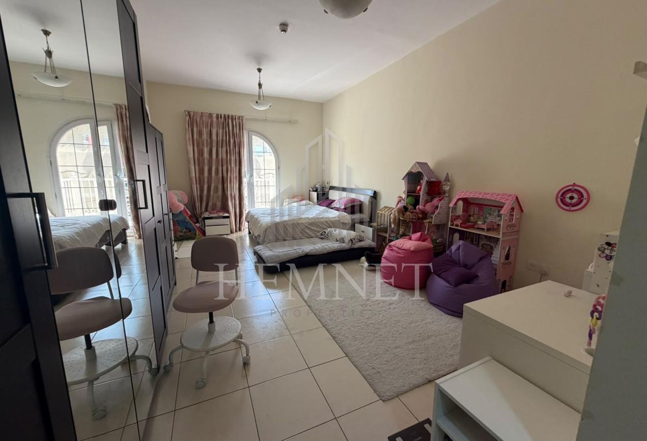 Large 1BHK | 2 Balconies | Fully Furnished photo 8