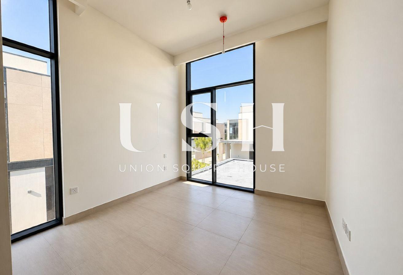 Newly Handed Over | Larger Plot | White Goods photo 9