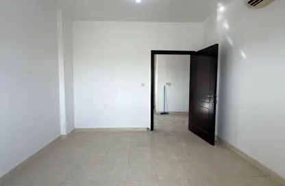 Office Space - Studio - 3 Bathrooms for rent in Mussafah - Abu Dhabi