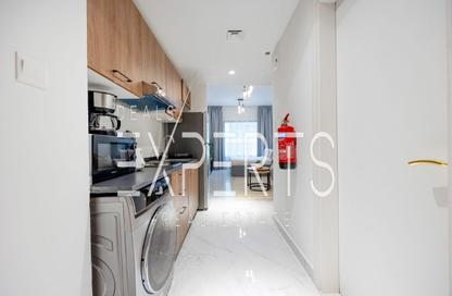 Apartment - Studio - 1 for rent in Oasis 1 - Oasis Residences - Masdar City - Abu Dhabi