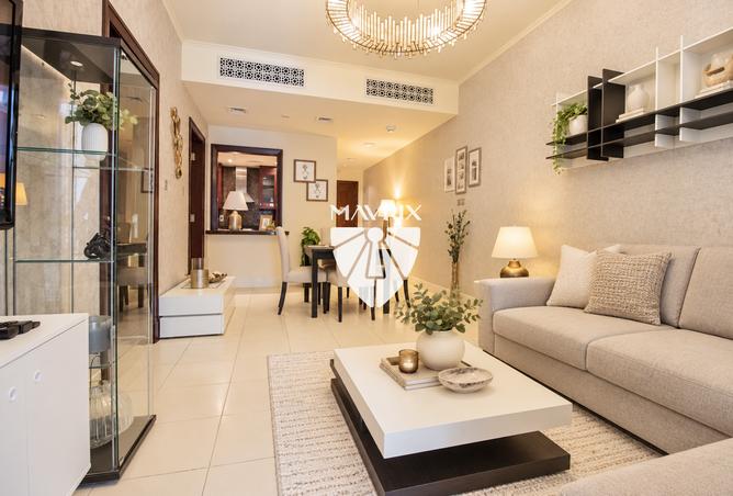 Rented | Large Layout 2 Baths | Walk in Wardrobe