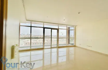 Apartment - 3 Bedrooms - 4 Bathrooms for rent in United Square - Al Khalidiya - Abu Dhabi Apartment - 3 Bedrooms - 4 Bathrooms for rent in United Square - Al Khalidiya - Abu Dhabi