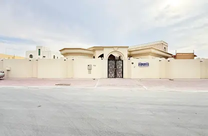 Villa - 7 Bedrooms - 7+ Bathrooms for sale in Muwafja - Wasit - Sharjah