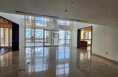 Apartment - 4 Bedrooms - 5 Bathrooms for rent in Marina Residences 1 - Marina Residences - Palm Jumeirah - Dubai