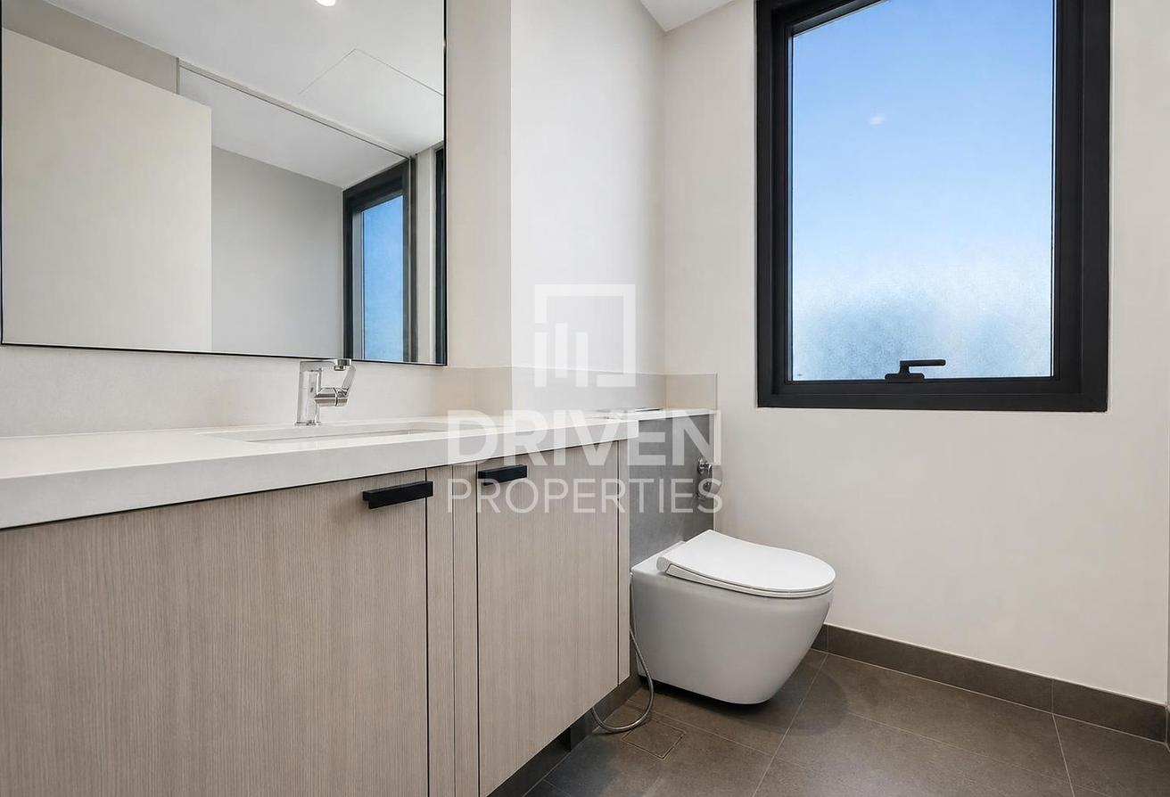 Close to Pool | Prime Location | Newly Vacant photo 16