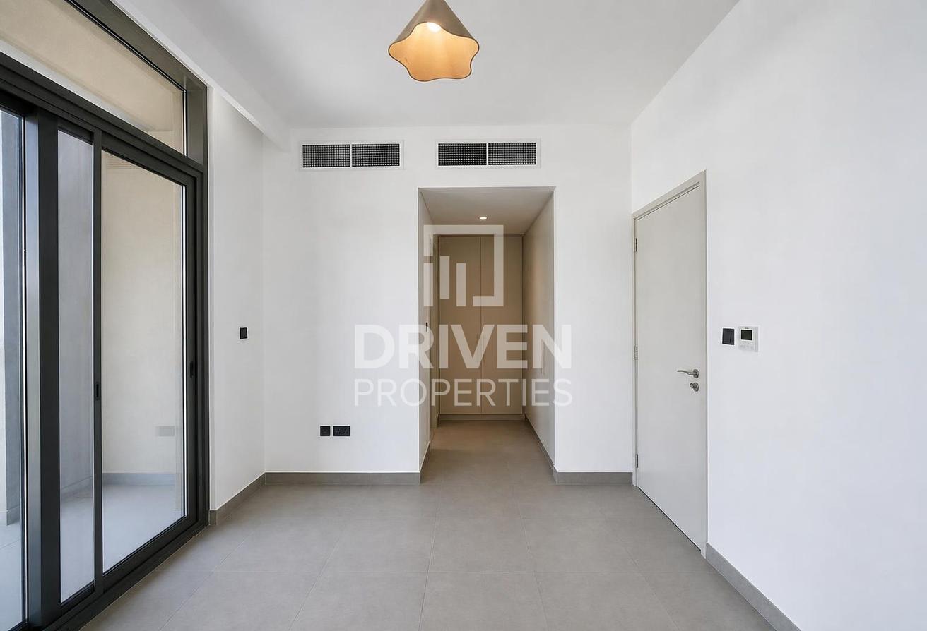 Close to Pool | Prime Location | Newly Vacant photo 5