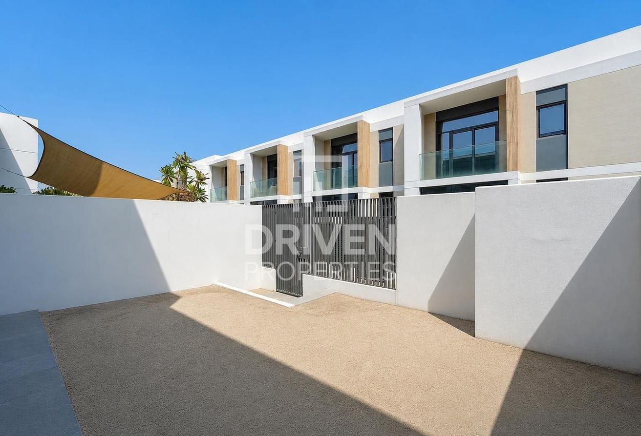 Close to Pool | Prime Location | Newly Vacant photo 25