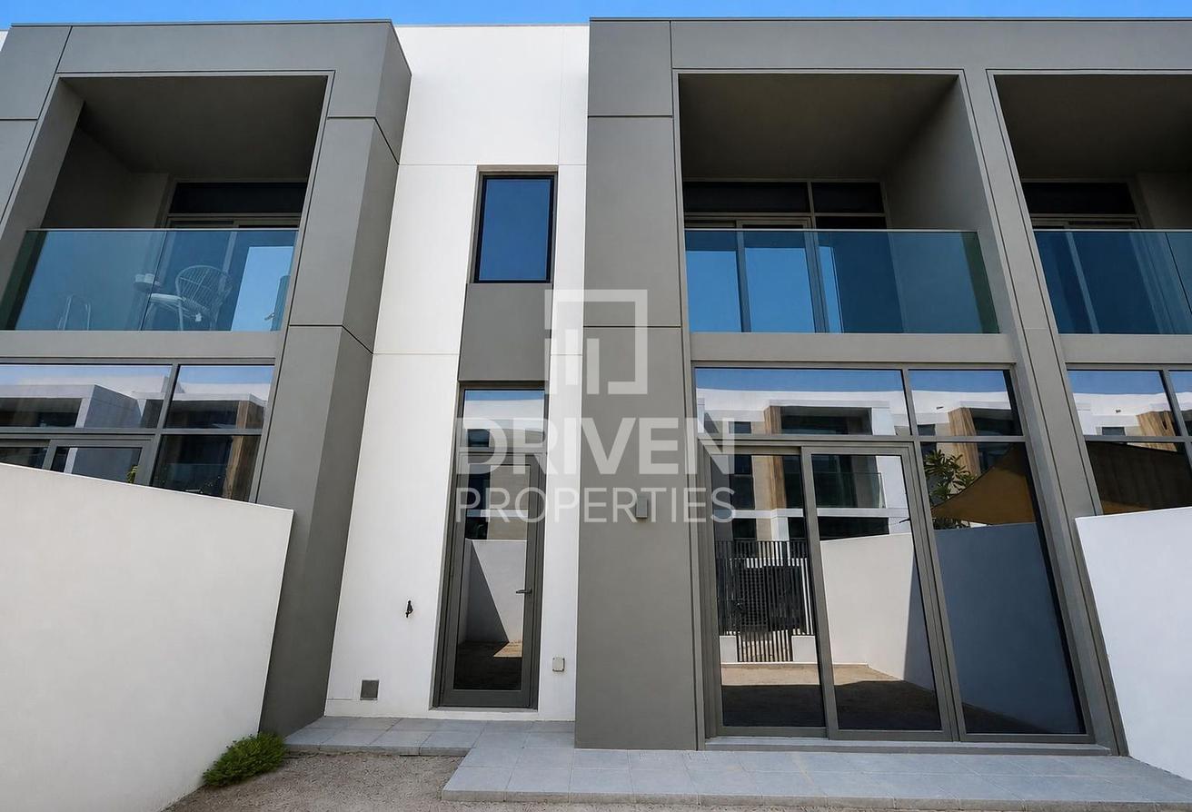 Close to Pool | Prime Location | Newly Vacant photo 23