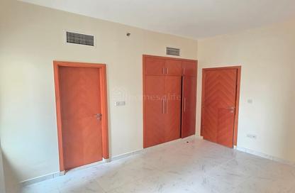 Apartment - 1 - 2 for rent in Golden Sands 12 - Al Mankhool - Bur Dubai - Dubai