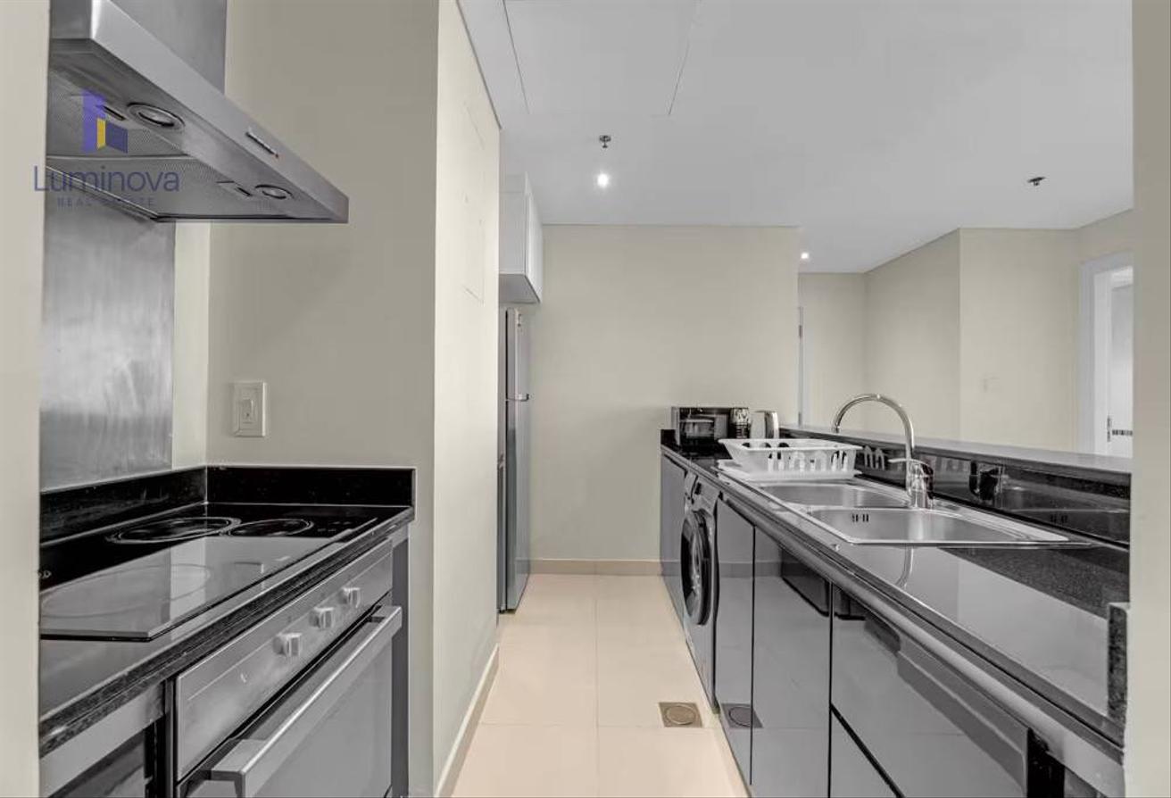 Fully palm and sea view, prime location photo 9