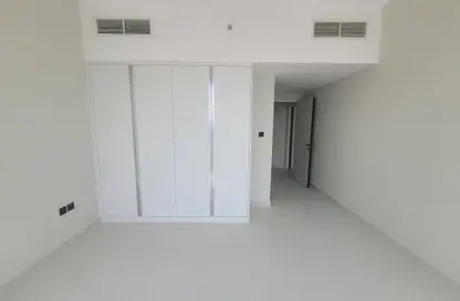 شقة - 2 غرف نوم - 3 حمامات للايجار في مجمع مويلح - تجارية مويلح - الشارقة