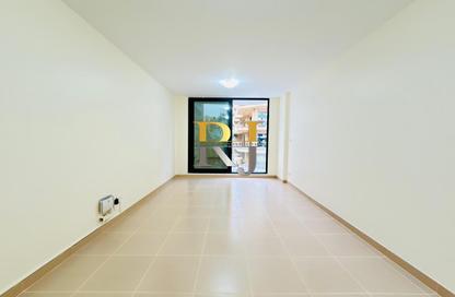 Apartment - Studio - 1 Bathroom for rent in Mankhool - Bur Dubai - Dubai