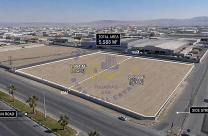 Warehouse - Studio - 2 for sale in Al Hayl - Fujairah