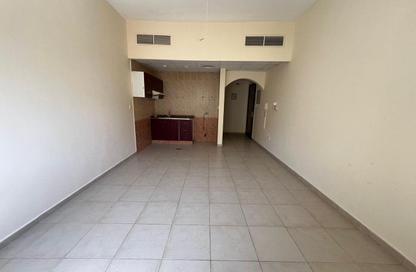 Apartment - Studio - 1 Bathroom for rent in Al Qulaya'ah - Al Sharq - Sharjah
